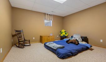 38397 Richmond Heights Dr, Aberdeen, SD 57401