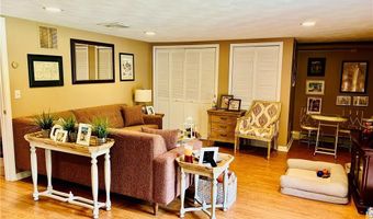 11 College Hill Rd 5A, Warwick, RI 02886