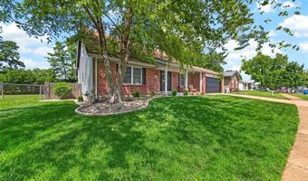 693 Rustic Valley Dr, Ballwin, MO 63021