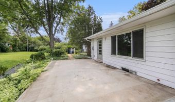 2923 Burlington Ct, Ann Arbor, MI 48105
