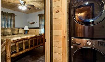 8 Breezy Knoll Ln, Baileyville, ME 04694