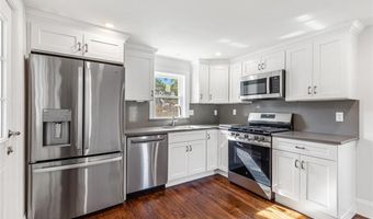 5 Taylor Ct, Cumberland, RI 02864