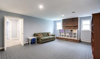 89 Regina Rd, Airmont, NY 10952