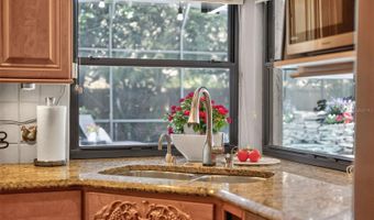 1043 LAKESIDE Dr, Apopka, FL 32712