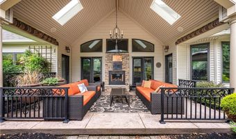 47 Nature Cove Ct, Amherst, NY 14221