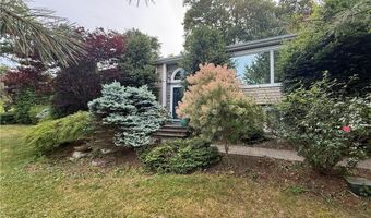 1 Edgewood Ave, Hopkinton, RI 02804