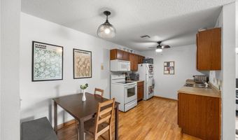 4 Pine Tree Dr 212, Arden Hills, MN 55112