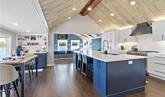 166 New Meadow Rd, Barrington, RI 02806