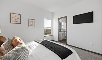 905 Bennington Dr, Box Elder, SD 57719