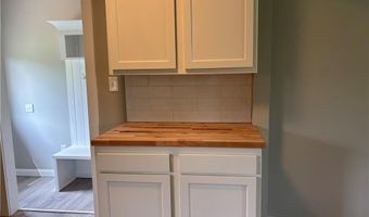 2318 N Lakeview Dr, Austin, IN 47102