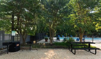 1142 LAKE HERON Dr 2B, Annapolis, MD 21403