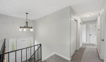 3647 E Galbraith Rd, Amberley, OH 45236