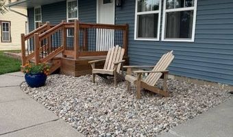 624 J St, Aurora, NE 68818