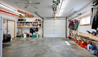 206 Park Ave, Altura, MN 55910