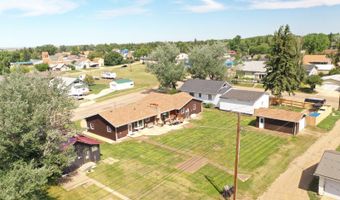 203 3rd Ave SW, Bowman, ND 58623