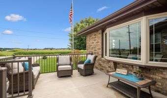 2151 332nd Ave, Dyersville, IA 52040