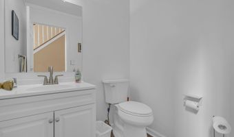 78 Dolphin Cir E, Bayville, NJ 08721