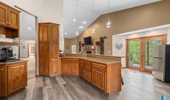 1005 Walnut St, Beresford, SD 57004