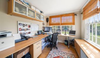 50 0 Indian Trl, Barnstable, MA 02630