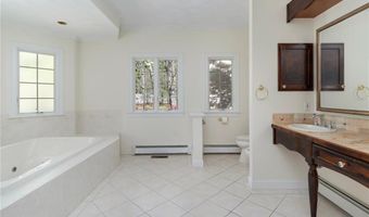 4 Christopher Dr, Lincoln, RI 02865