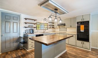 252 S 8th St, Aransas Pass, TX 78336