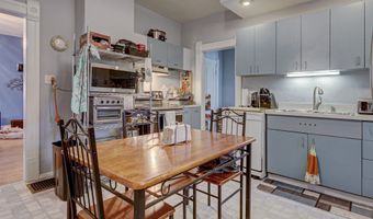 1208 N SUPERIOR St, Appleton, WI 54911