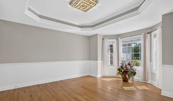 5 Normandy Sq, Guilderland, NY 12009
