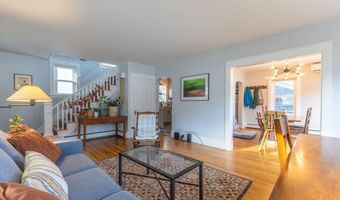 28 Mountainview Ave, Bangor, ME 04401