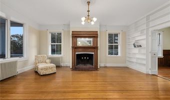 39 Walcott Ave, Jamestown, RI 02835