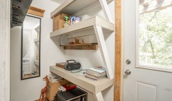 3650 NE 54th Pl, Des Moines, IA 50317