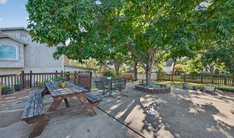 1452 Cedar Bluff Dr, Ballwin, MO 63021