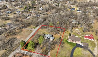 916 E 27th St, Baxter Springs, KS 66713