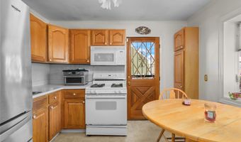 5 S Ronald Dr S, Amityville, NY 11701