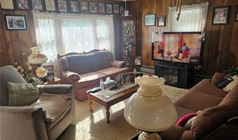 8 Lake Ct, Hopkinton, RI 02804