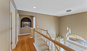 601 Woods Creek Ln, Algonquin, IL 60102