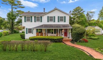 4 Coles Ave, Amityville, NY 11701