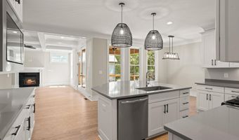 1007 Tudor Cottage Trl, Boiling Springs, SC 29316