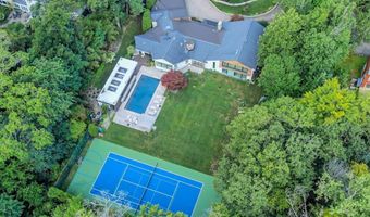 34 Warren Ln, Alpine, NJ 07620