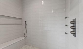 414 N MONROE St, Arlington, VA 22201