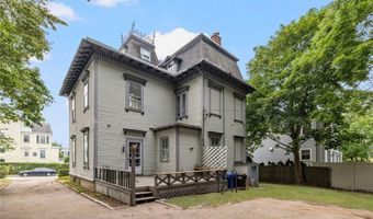 36 Ayrault St, Newport, RI 02840