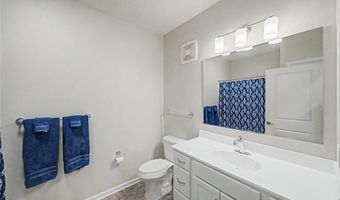 1427 34th Ave SW 213, Altoona, IA 50009