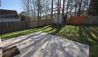 202 Thorncrest Dr, Apex, NC 27539
