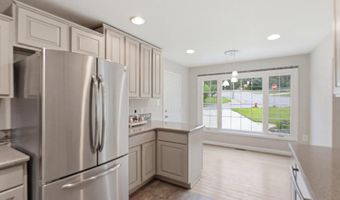 8532 CANTERBURY Dr, Annandale, VA 22003
