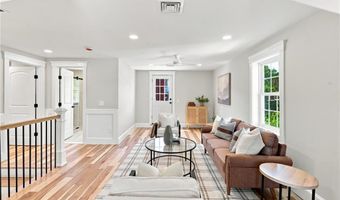 40 Congregational St, Bristol, RI 02809