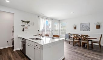 60 Backwater St, Port Royal, SC 29906