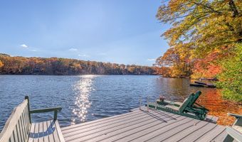 340 W Lakeshore Dr, Alloway, NJ 07422