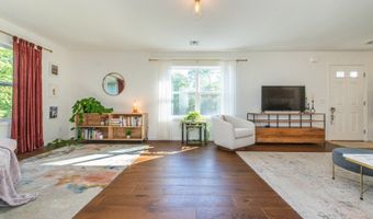 72 Lakeside Dr NW, Alloway, NJ 07461