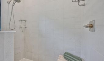 5566 SILVER SUN Dr, Apollo Beach, FL 33572