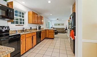 31 Pheasant Run Rd, Belgrade, ME 04917