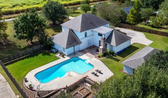 9324 Forest Rd, Abbeville, LA 70510